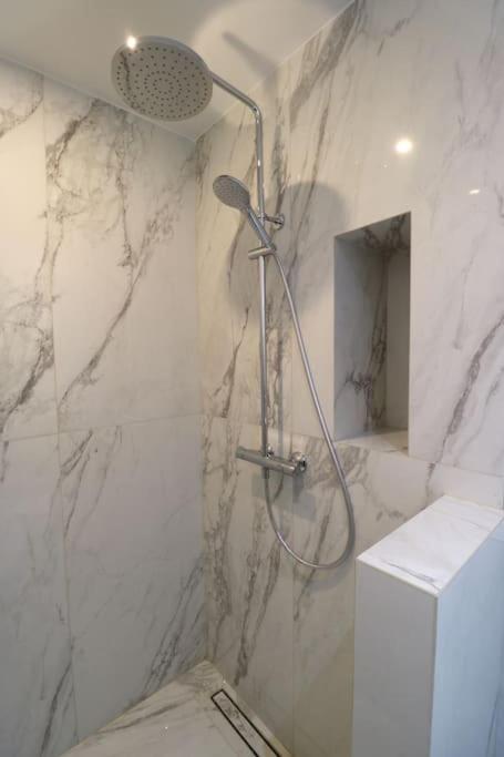 Neuf & Cosy - 2 Chambres - 11E Paris Luaran gambar
