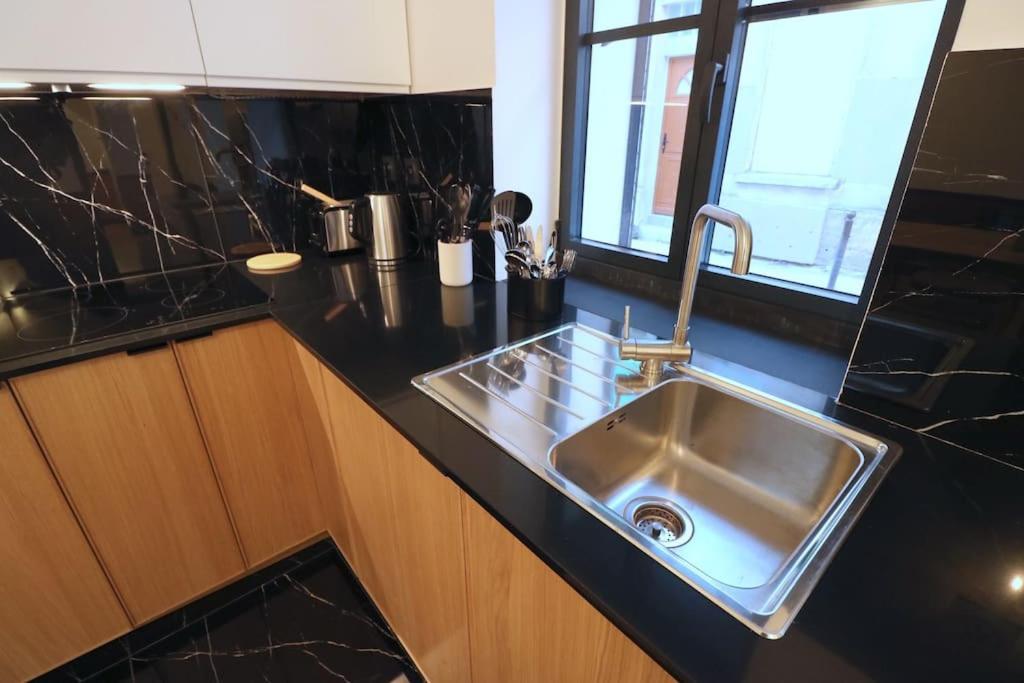 Neuf & Cosy - 2 Chambres - 11E Paris Luaran gambar